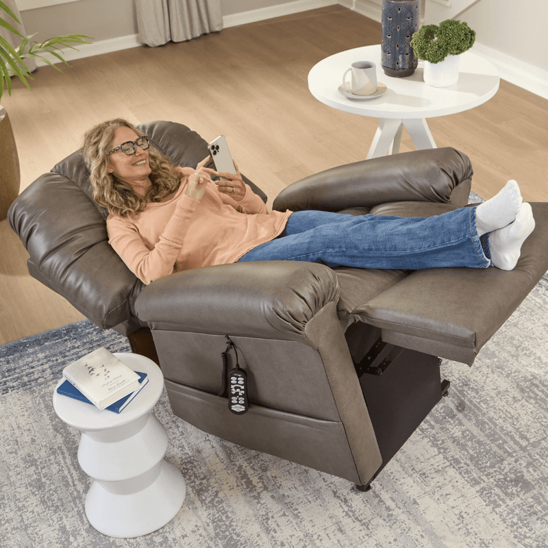 UltraComfort Artemis Medium-Large Zero Gravity Lift Recliner UC562